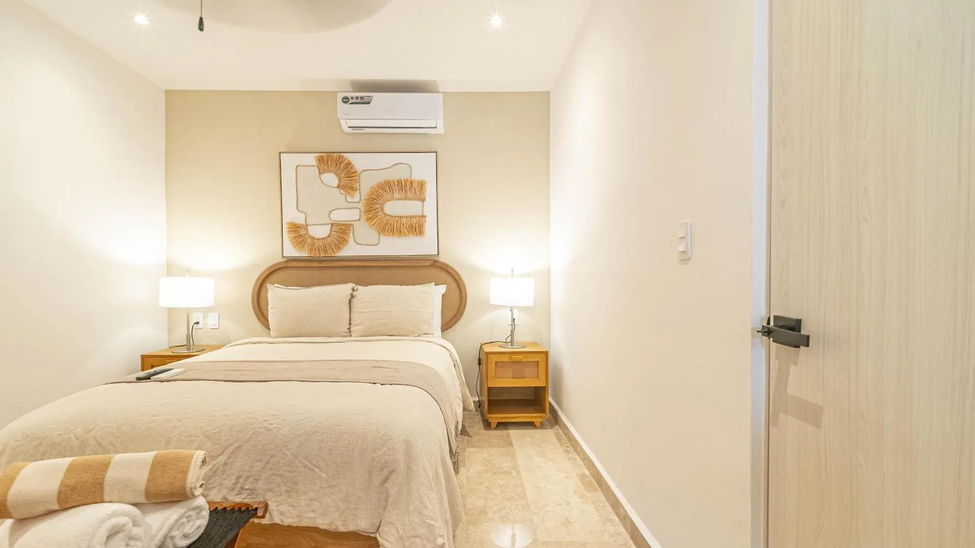 Holiday home 1 Bd With Balcony Gym Pool View Villa Tulum Mexico