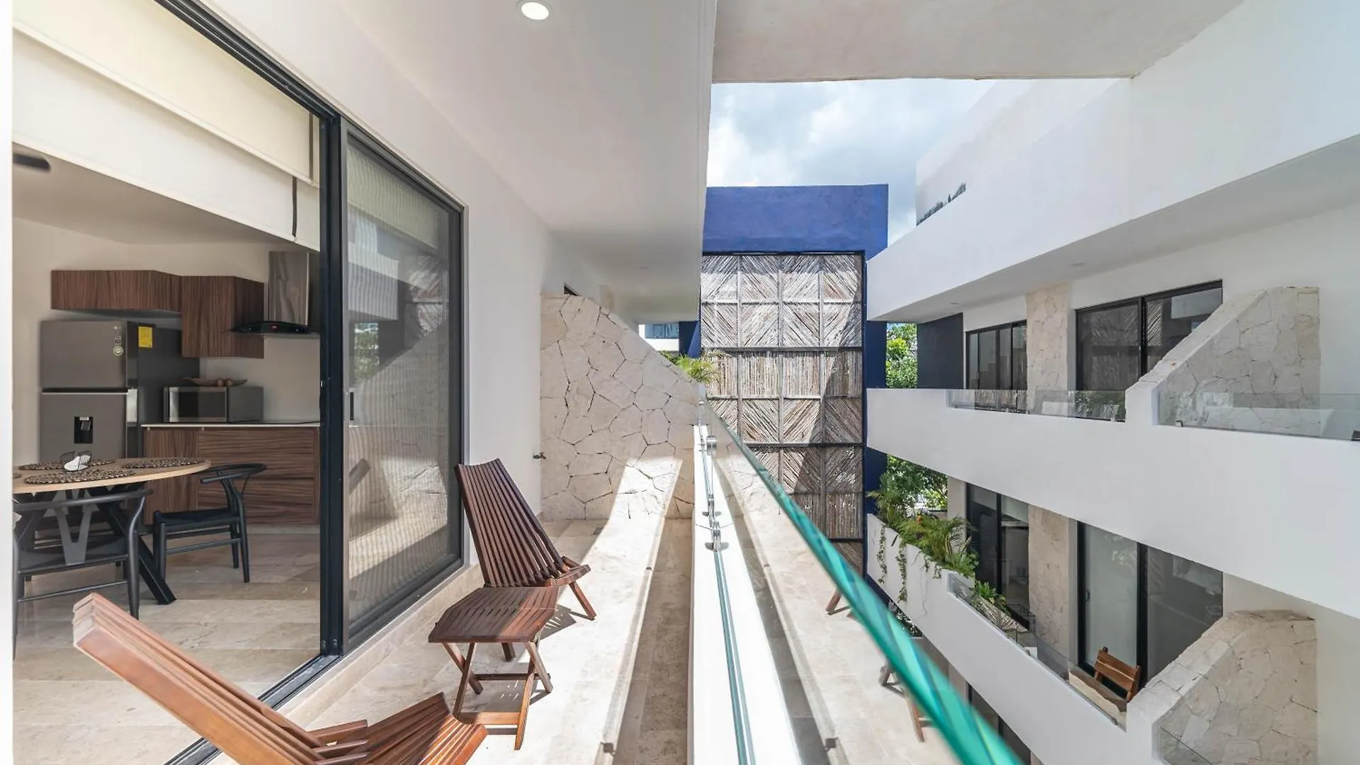 1 Bd With Balcony Gym Pool View Villa Tulum