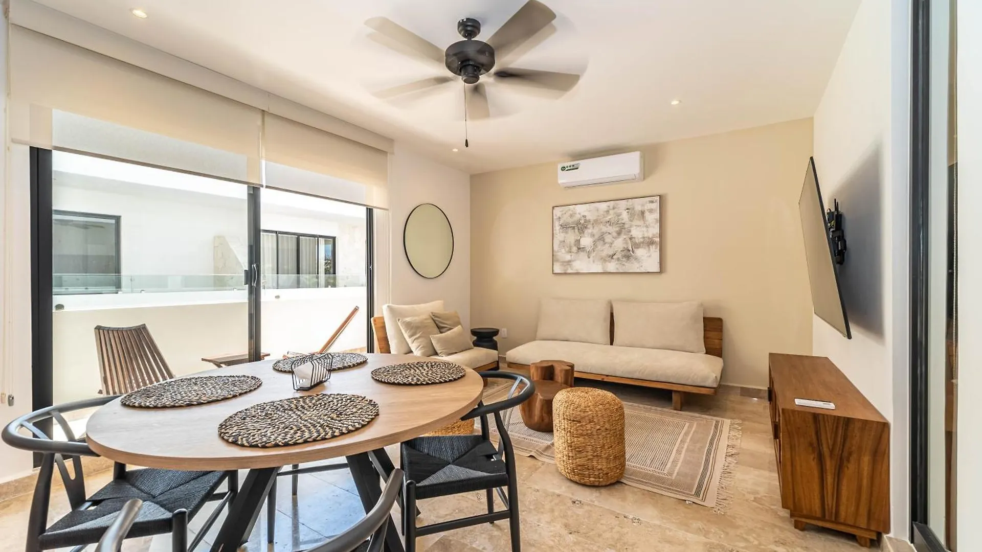 Holiday home 1 Bd With Balcony Gym Pool View Villa Tulum