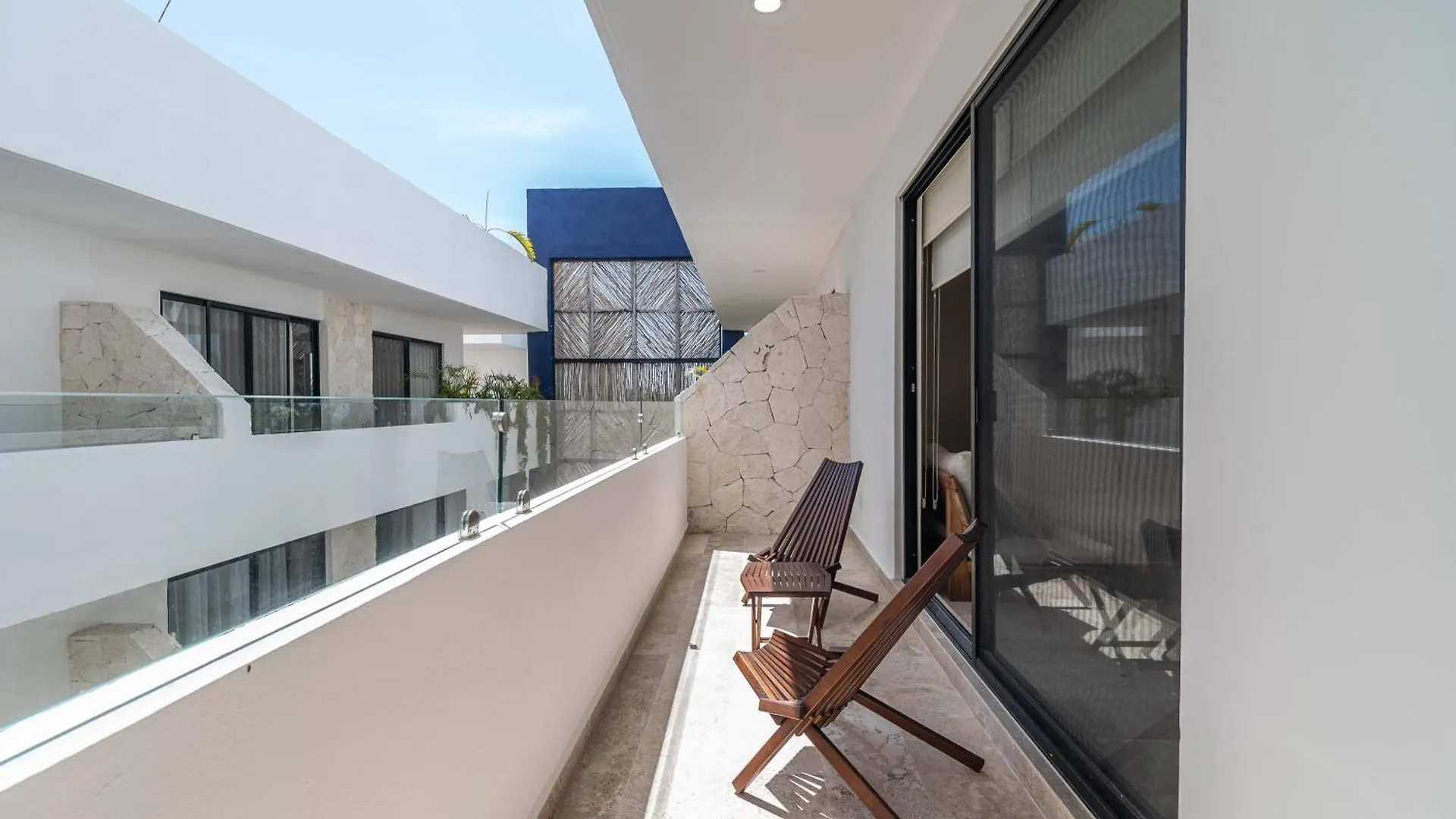 Holiday home 1 Bd With Balcony Gym Pool View Villa Tulum