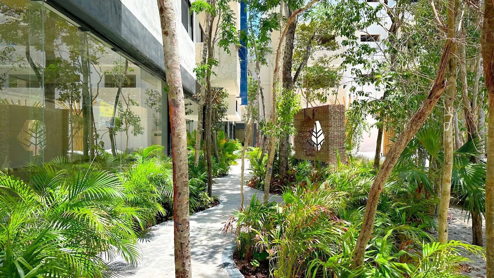 Holiday home 1 Bd With Balcony Gym Pool View Villa Tulum