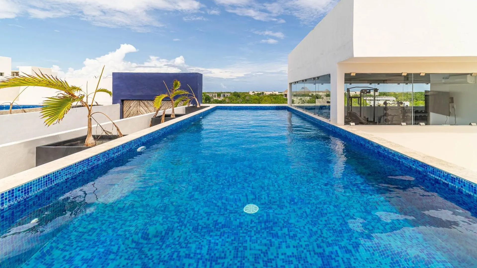 Holiday home 1 Bd With Balcony Gym Pool View Villa Tulum