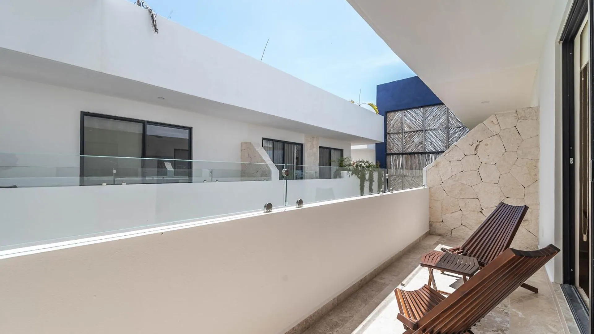 1 Bd With Balcony Gym Pool View Villa Tulum Mexico