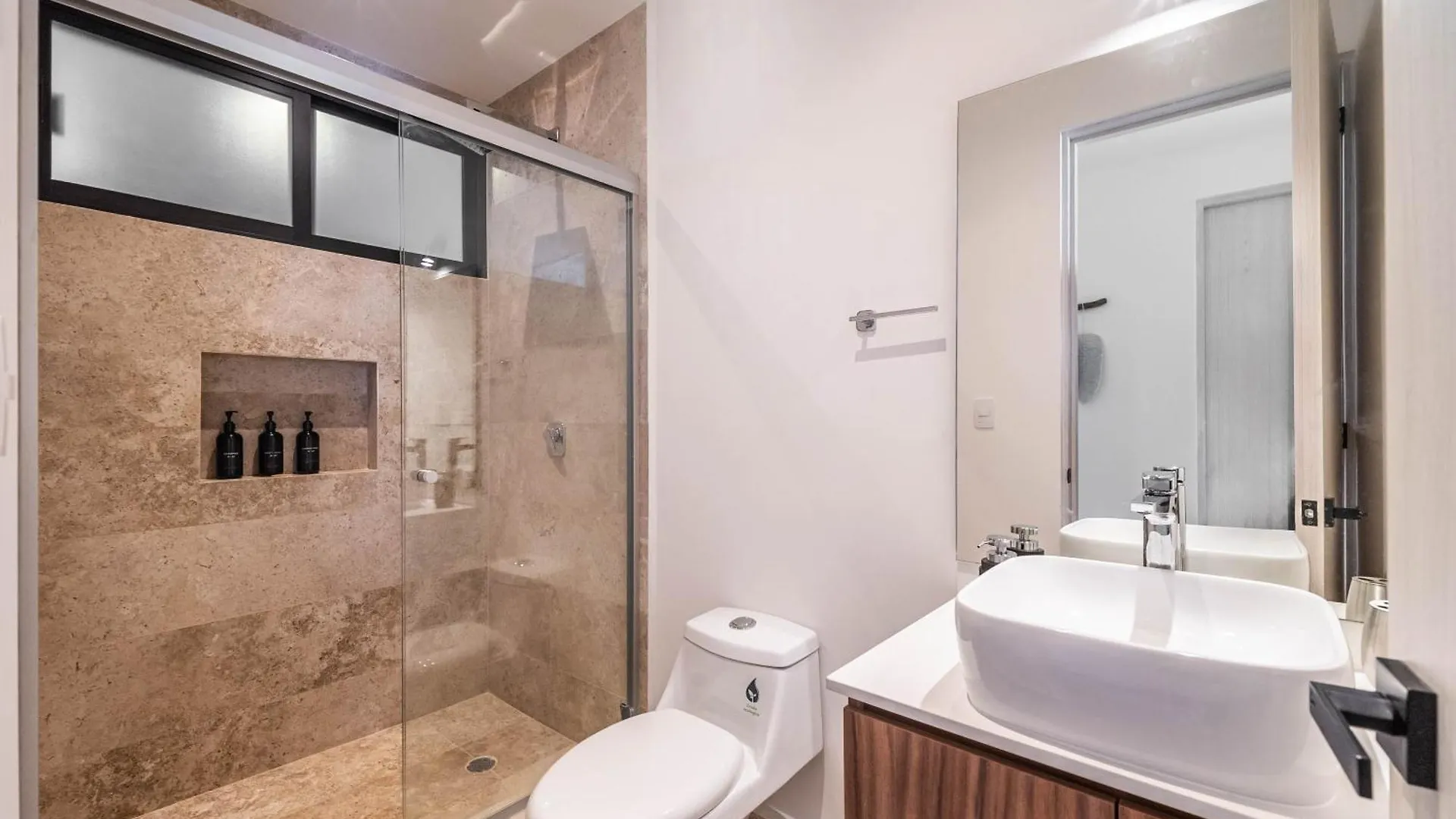 1 Bd With Balcony Gym Pool View Villa Tulum Holiday home