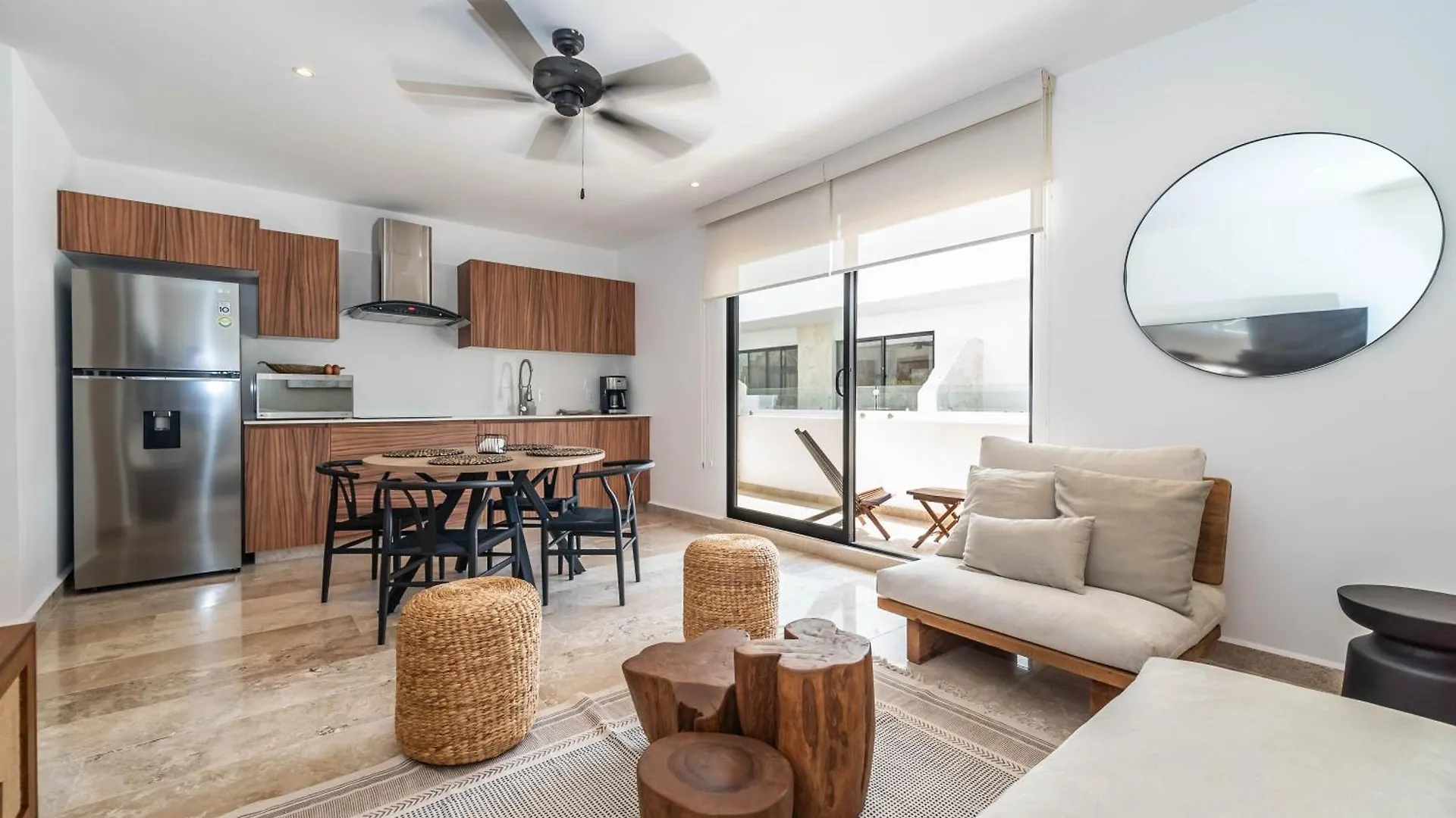 Holiday home 1 Bd With Balcony Gym Pool View Villa Tulum